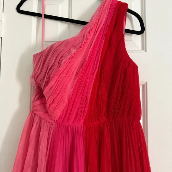 Hutch Tarina Gown Size 6 - Picture 4 of 8